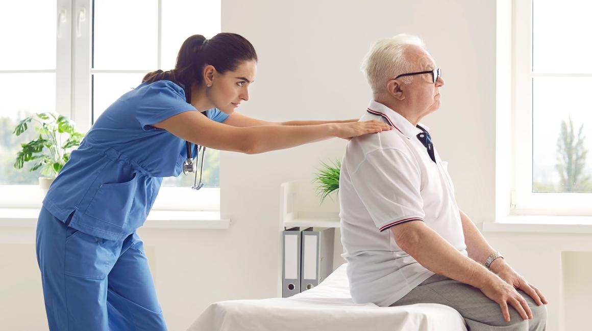 rehabilitantka ze starszym panem