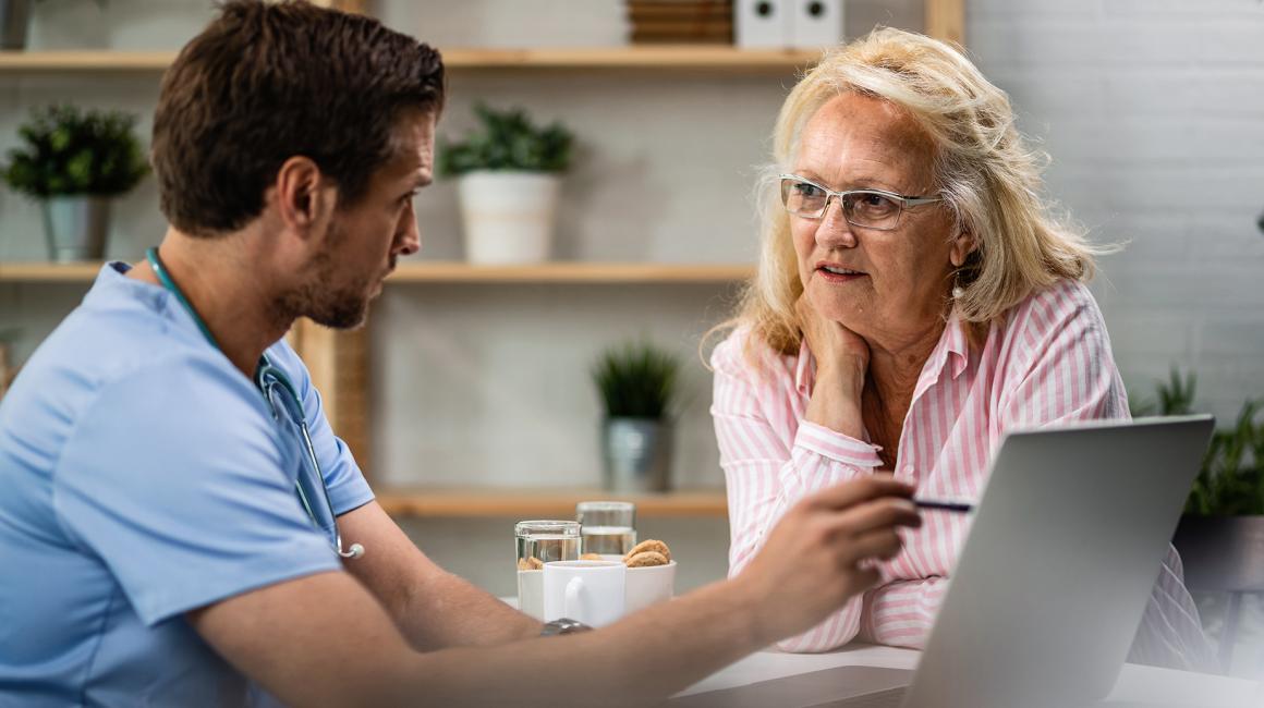 starsza kobieta u lekarza