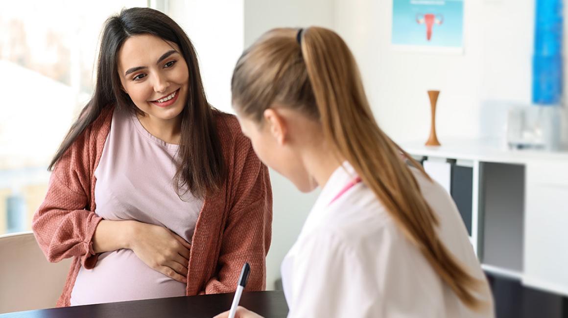 kobieta w ciąży u lekarza