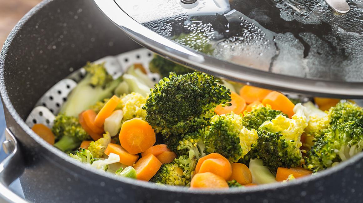 gotowane warzywa na patelni