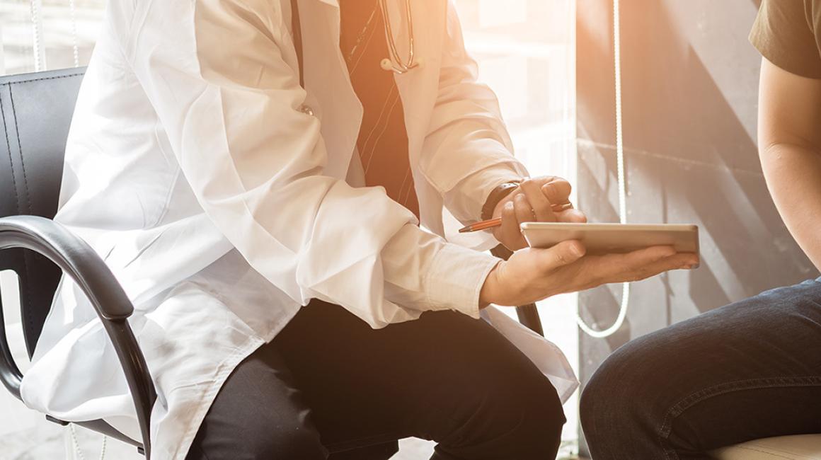 mężczyzna u lekarza