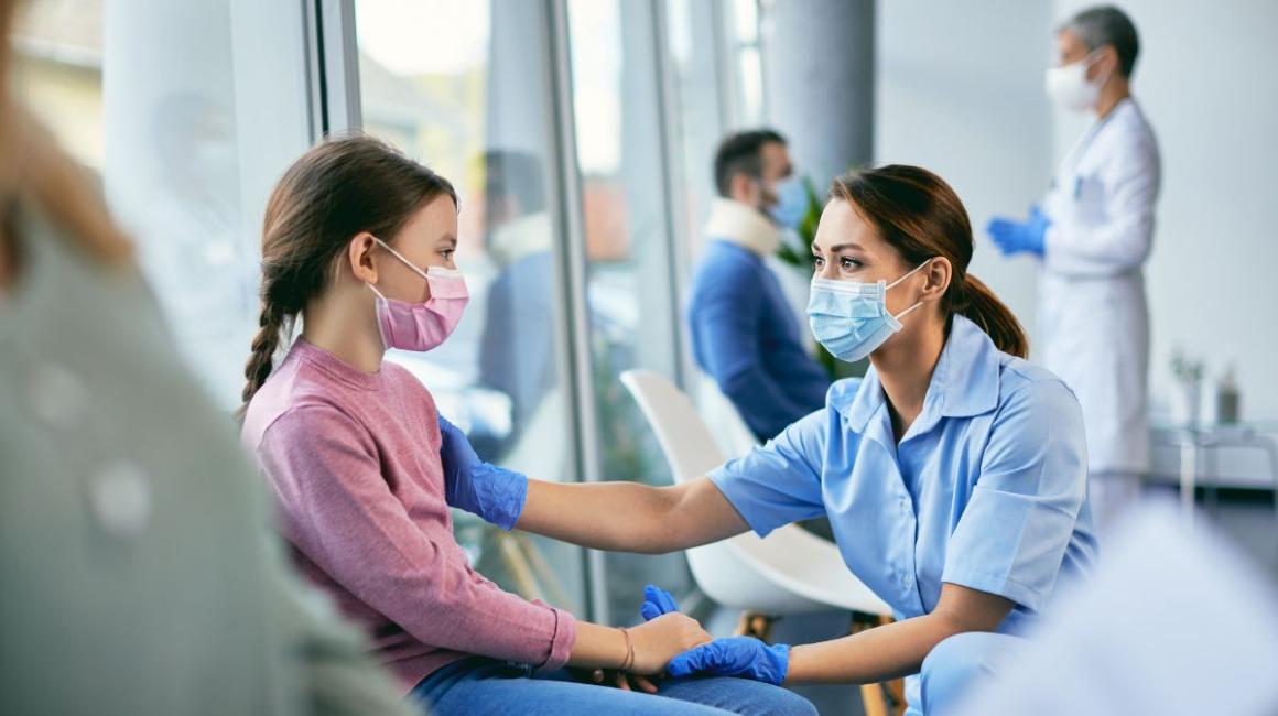 lekarka z dziewczynką