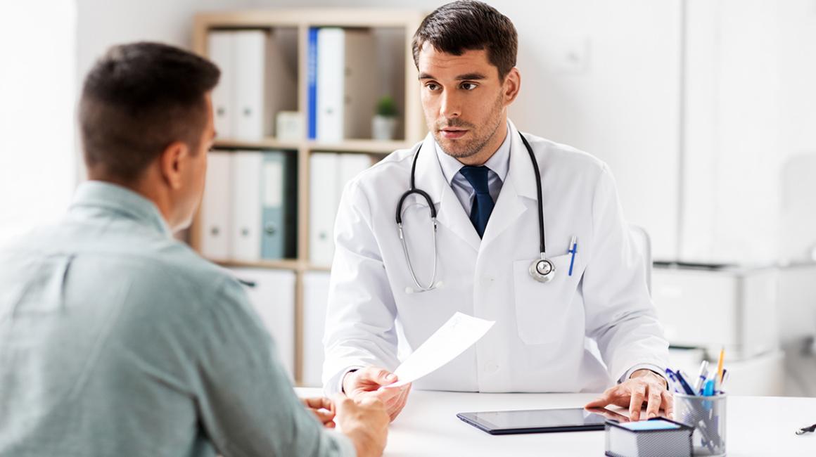 Mężczyzna u lekarza