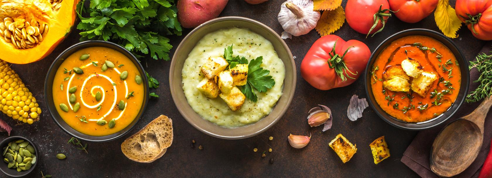 Zimowy stół z zupami