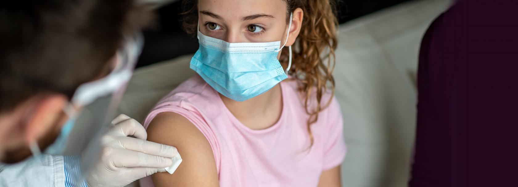 Szczepienie nastolatki