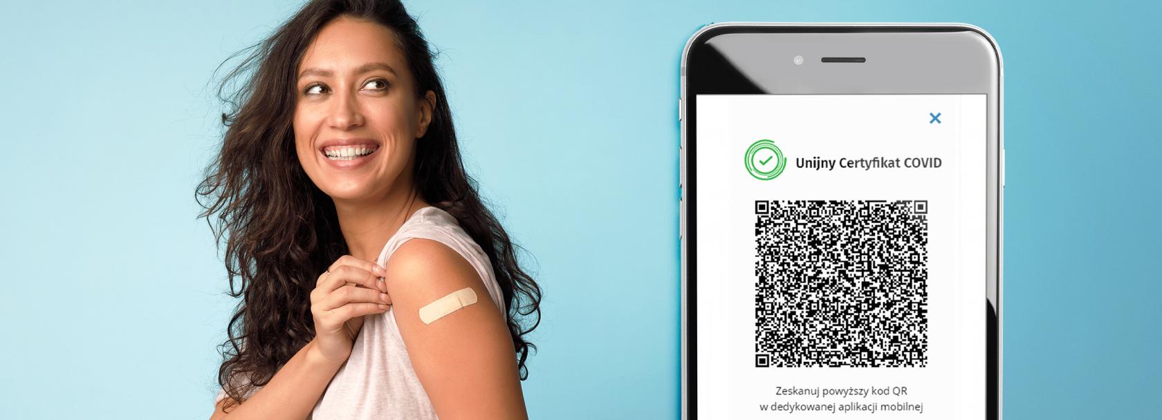 Kobieta ma plaster po szczepieniu, obok widoczny UCC