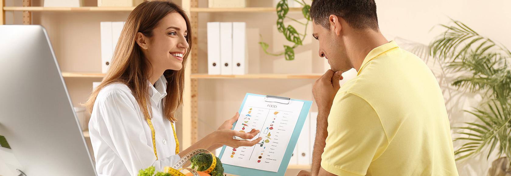 Mężczyzna u dietetyczki