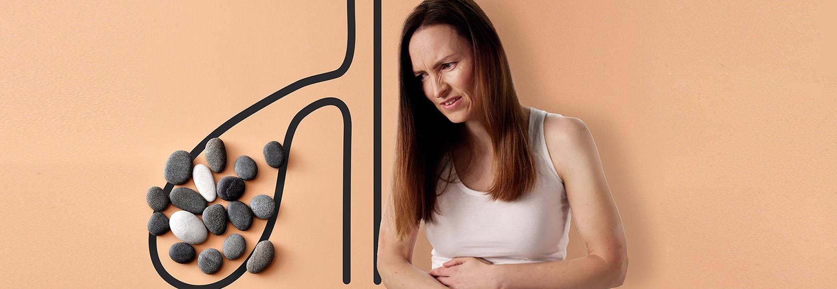 kobieta z bólem brzucha na tle rysunku woreczka żółciowego