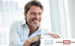 Uśmiechnięty mężczyzna