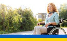 Wózek inwalidzki, flaga ukraińska