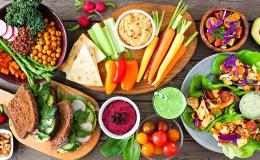 warzywa i owoce na stole