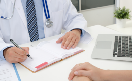 Lekarz ze stetoskopem