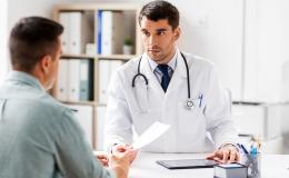 Mężczyzna u lekarza