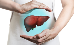 kobieta i rysunek wątroby