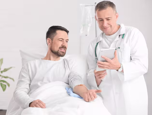 Mężczyzna z lekarzem